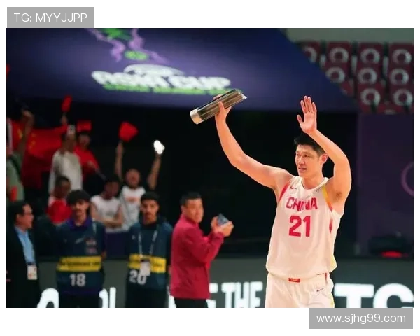 胡金秋家里冰箱贴全是训练计划，连牛奶盒上都写着体脂率